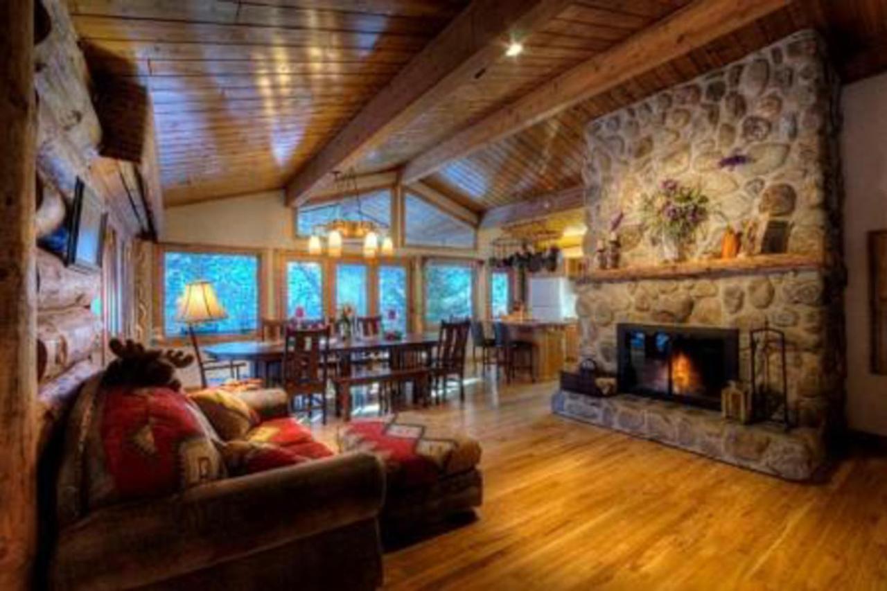 Thunderhead Falls Lodge — 4-Star Luxury Hotel in Rapid City, United States