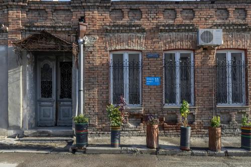 Old Town Italian Courtyard