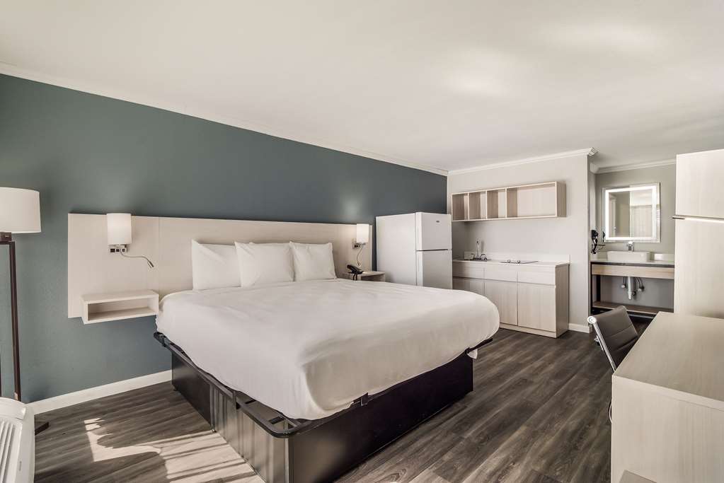 Clarion Inn & Suites Florence Darlington - photo 25