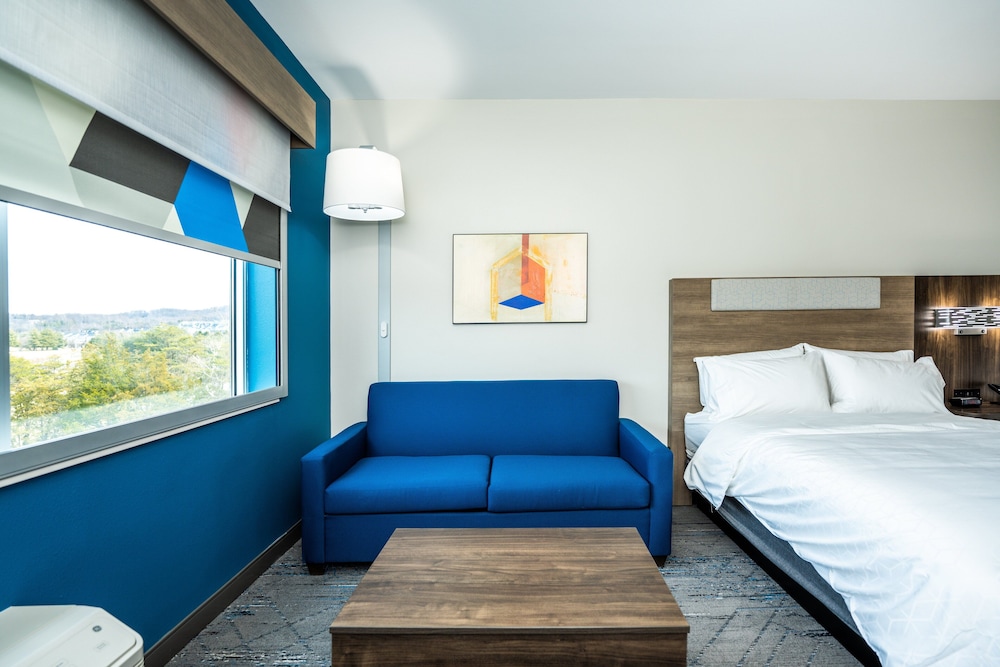 Holiday Inn Express & Suites Charlottesville by IHG - photo 62