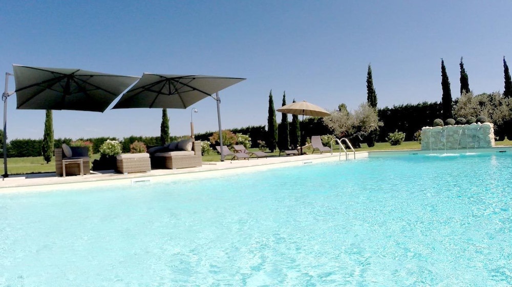 Le Mas De Gion - last minute hotel in Arles