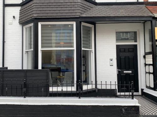 Sandleigh Apartment