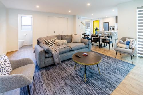 Urban comfort and parking near Avebury Park — 4-Star Luxury Hotel in Christchurch, New Zealand