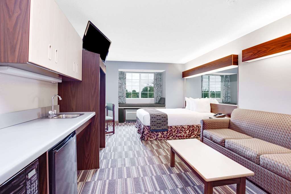 Microtel Inn and Suites by Wyndham Columbus North - photo 10