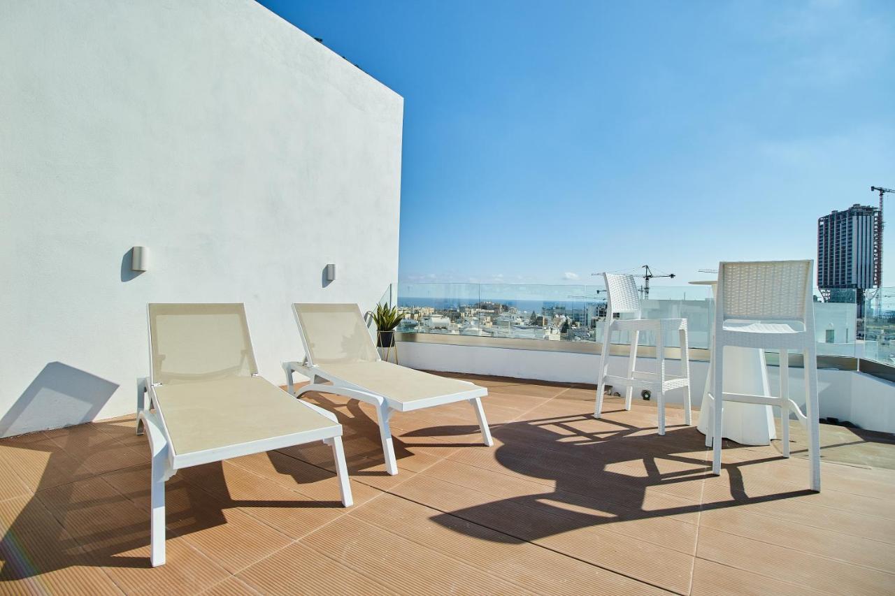 Luxury 2 BR Penthouse Pool close to Paceville — 4-Star Luxury Hotel in San Giljan, Malta