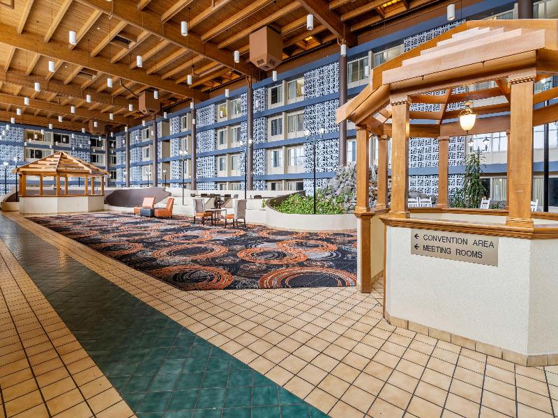 Ramada Plaza Charlotte Airport Hotel and Conference Center - photo 10