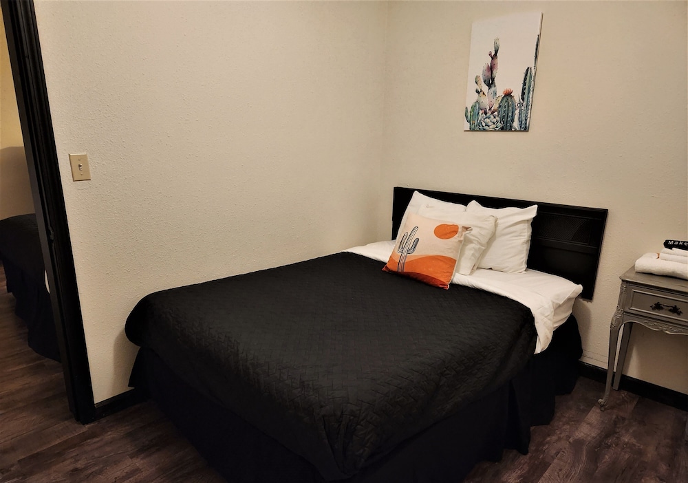 Cactus Inn & Suites - photo 12