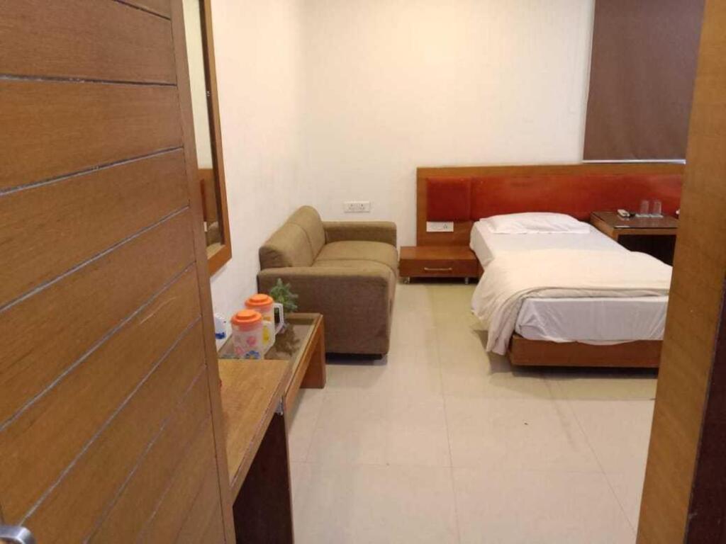 Pop 90621 Hotel Vedant — Barmer — photo 4