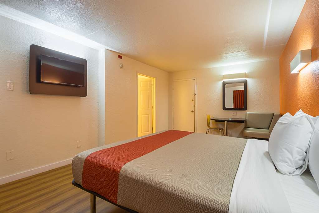 Motel 6 Garland TX Northeast Dallas - photo 6