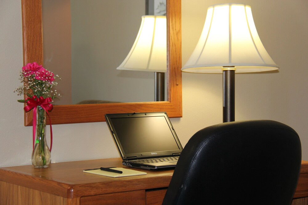 Homestead Inn and Suites - photo 6