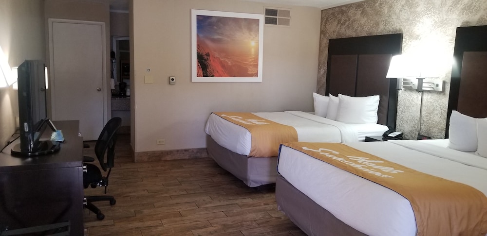 Days Inn & Suites by Wyndham Trinidad - photo 18