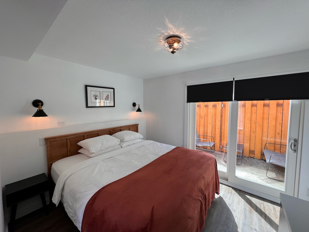 Seaview Motel & Cottages - photo 27