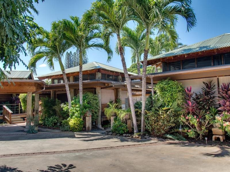 The Ilikahi — Lahaina