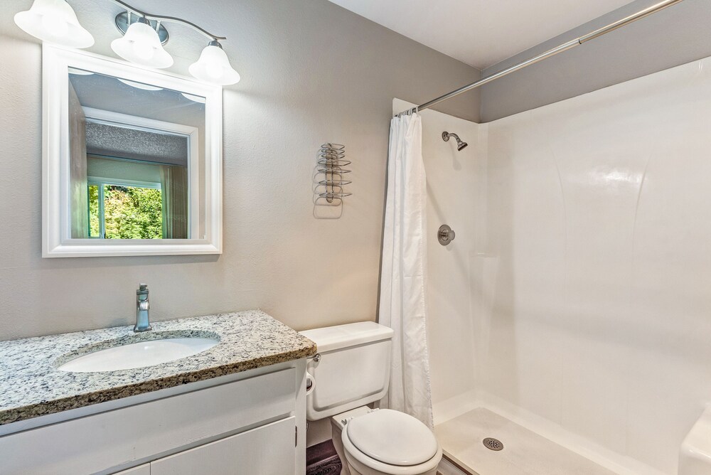 Bend Riverside Inn & Suites - photo 376