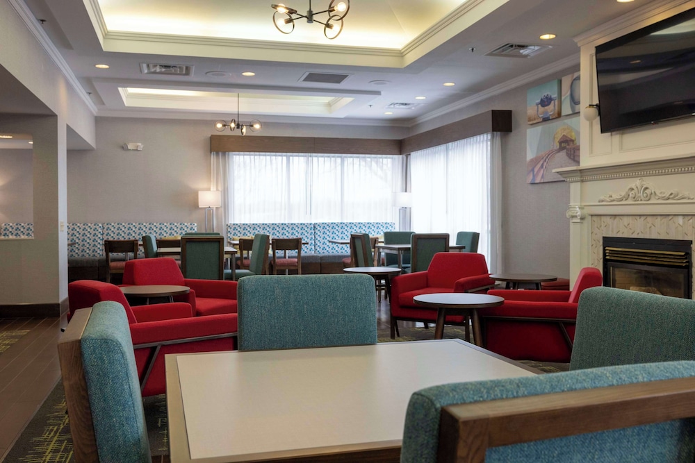 Hampton Inn Toledo South Maumee - photo 2