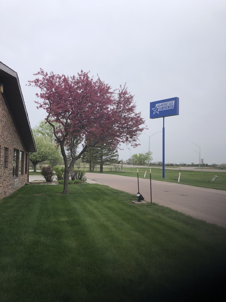 Americas Best Value Inn Onawa - photo 32