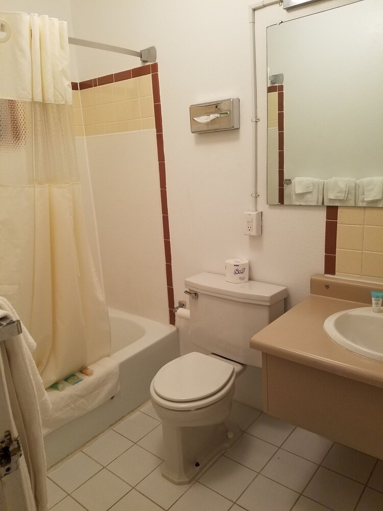 Downtown Xenion Motel - photo 20