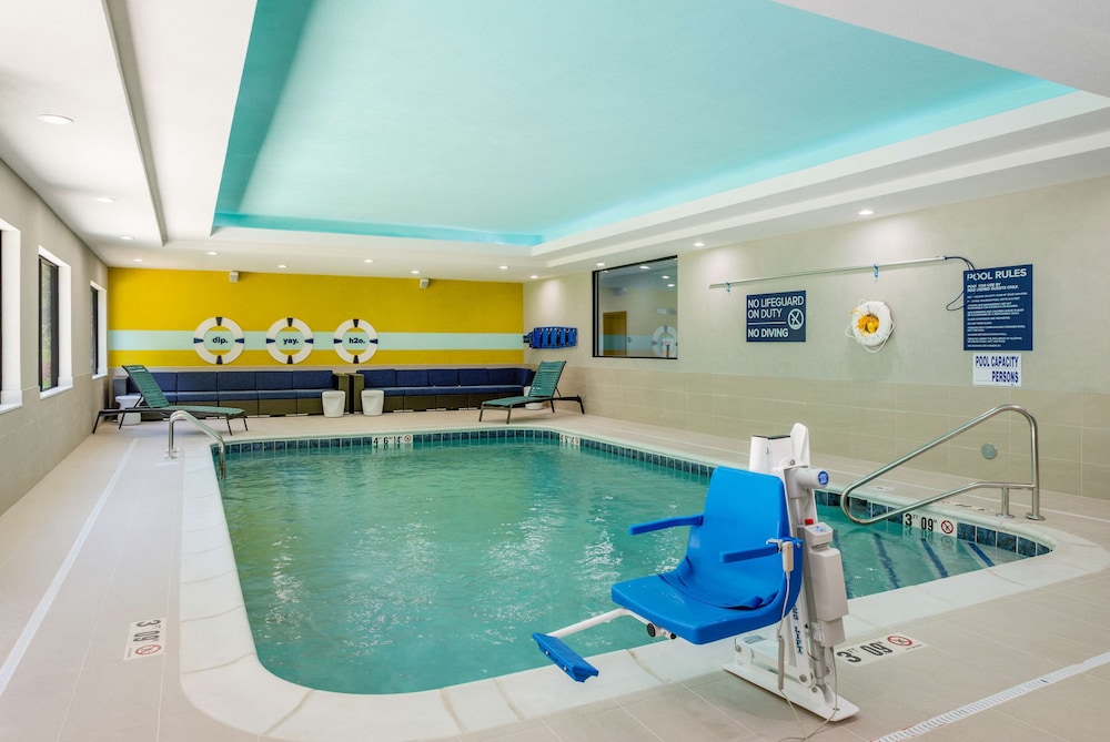 Tru by Hilton Saint Joseph - photo 21