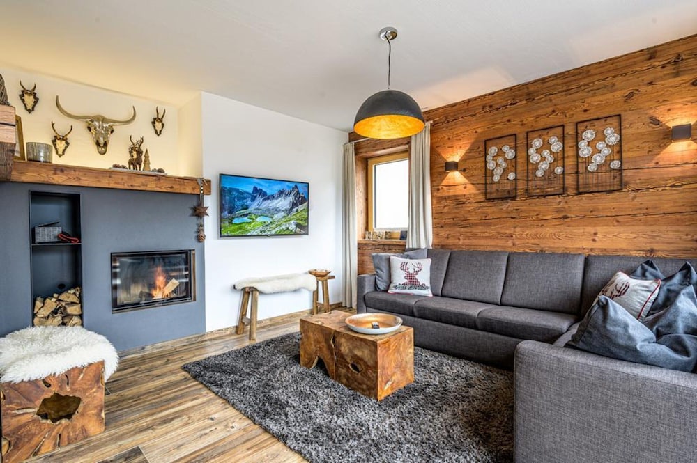 Nationalpark Chalet Alplesspitze — 4-Star Luxury Hotel in Neukirchen Am Grossvenediger, Austria