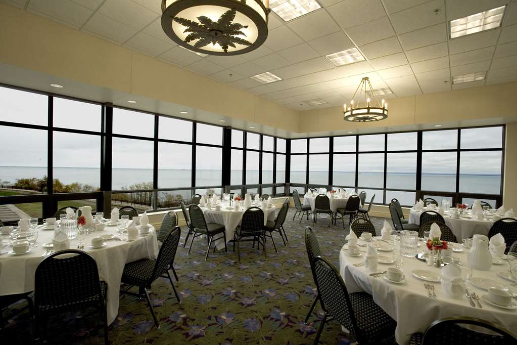 Edgewater Hotel & Waterpark - photo 21