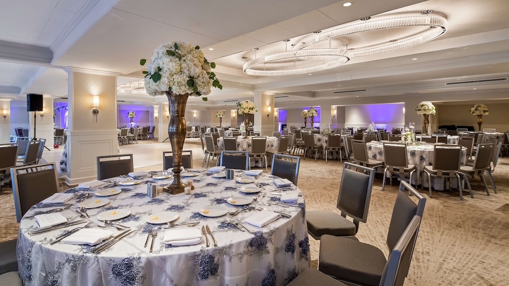 The Kingsley Bloomfield Hills a DoubleTree by Hilton - photo 89