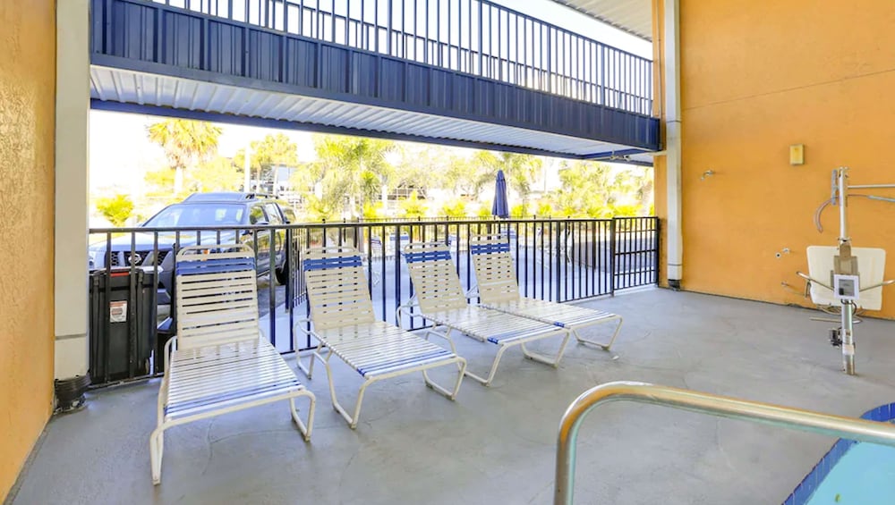 Magnuson Hotel Bradenton - photo 25
