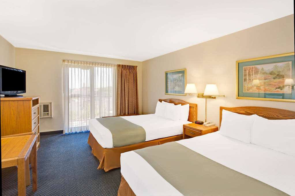 Travelodge by Wyndham Rapid City - photo 10