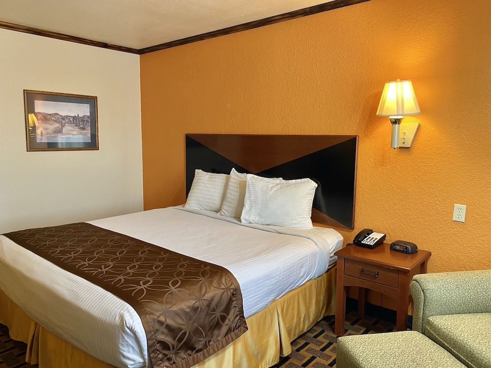 Green Bird Inn - photo 13