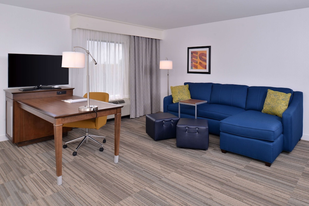 Hampton Inn & Suites Ann Arbor West - photo 28
