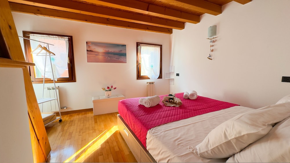 Di Sole e D Azzurro MS 3 NT by Ca sa Check — 4-Star Luxury Hotel in Chioggia, Italy