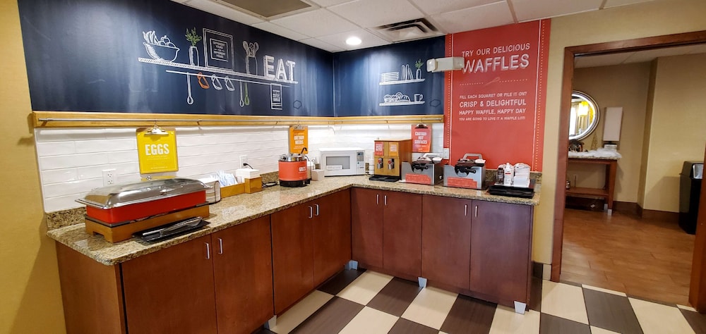 Hampton Inn Hillsville - photo 50