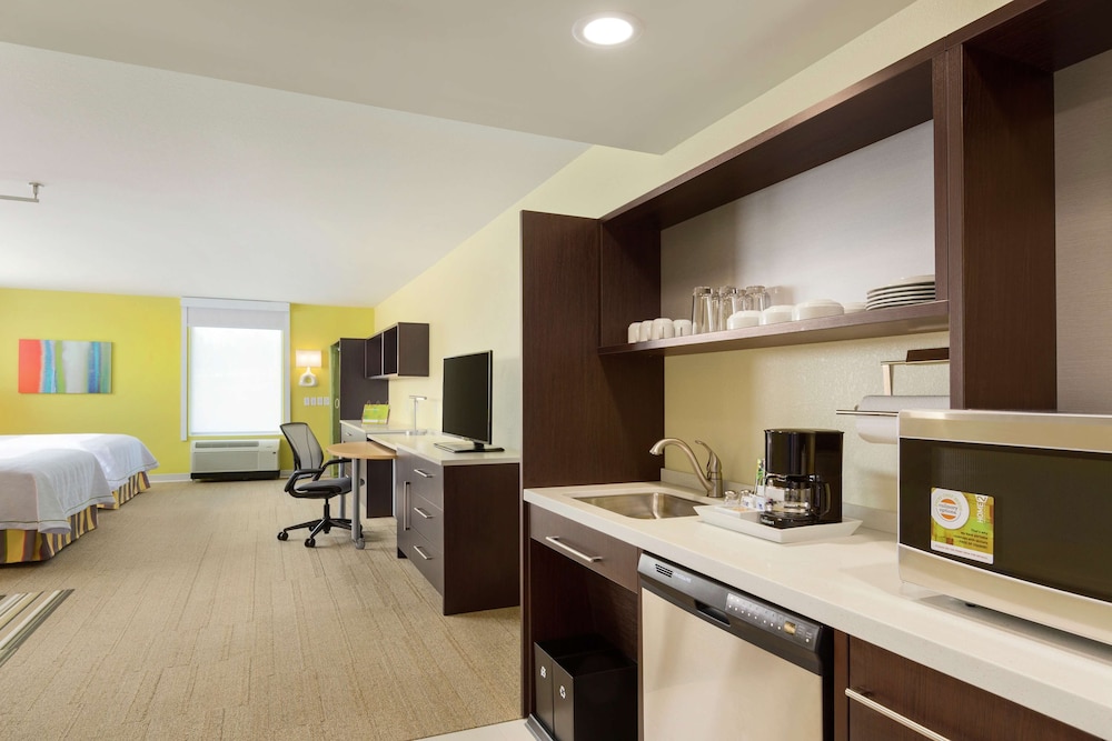 Home2 Suites by Hilton Canton - photo 10