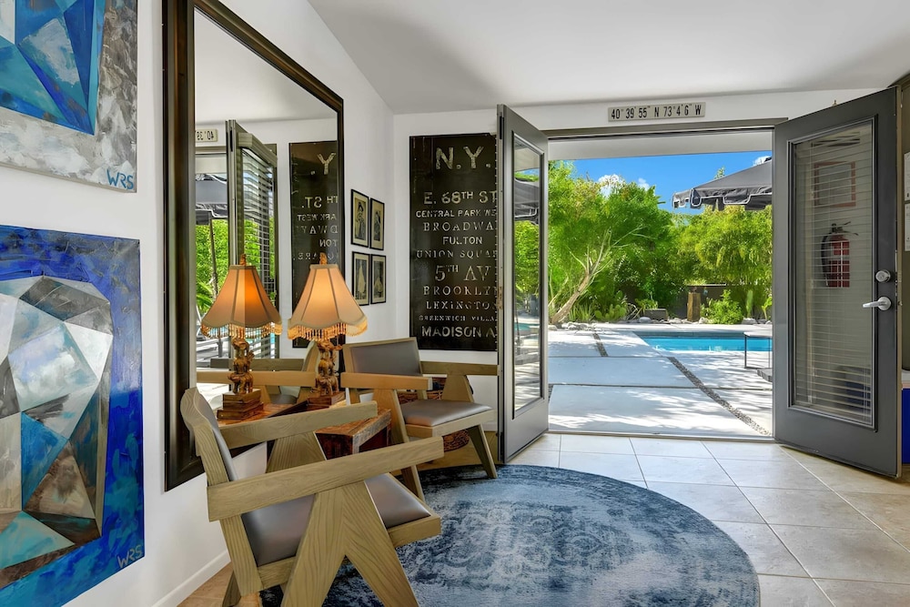 Modern Oasis w Pool Patio Lounge Mountain Views Palo Verde by AvantStay - photo 23