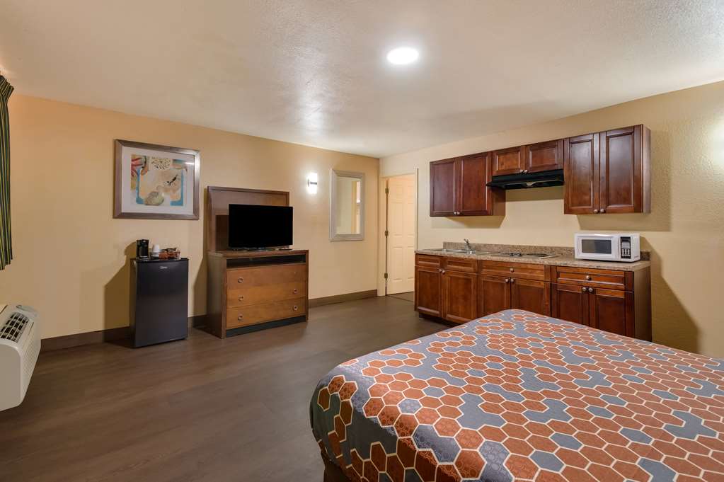 Relax Inn and Suites - photo 12