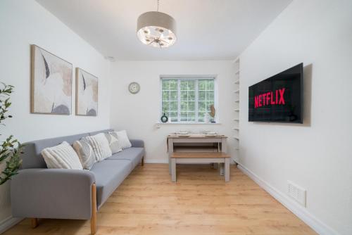 NEW Cosy Flat Free Parking Wapping Station — 4-Star Luxury Hotel in London, United Kingdom