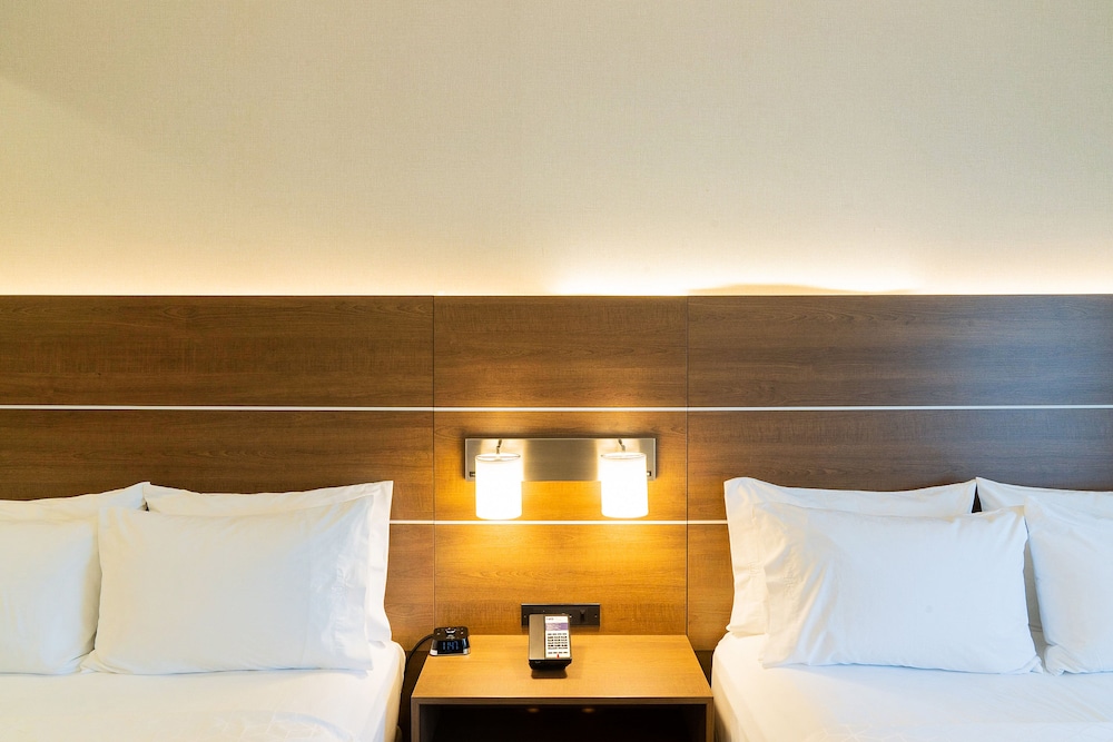 Holiday Inn Express Suites Davis University Area - photo 19