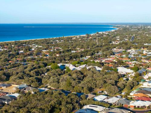 Lazy Days Caravan Park — hotel in Vasse
