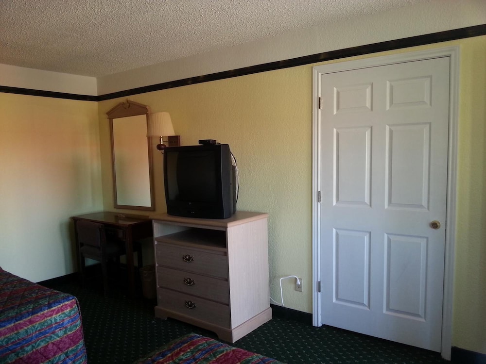 Tower Motel - photo 13