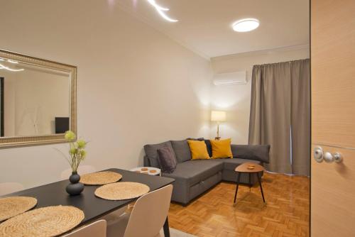Charming Kallithea Apt fully Reno Fully Equipped — 4-Star Luxury Hotel in Athens, Greece