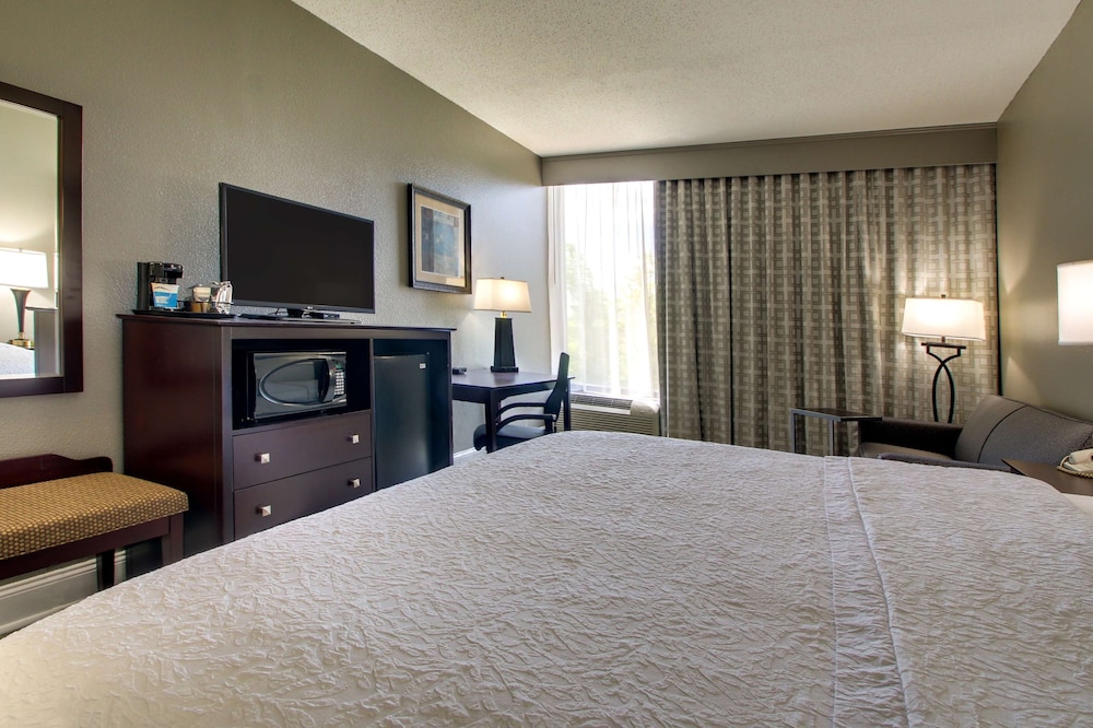 Hampton Inn Rolla - photo 16