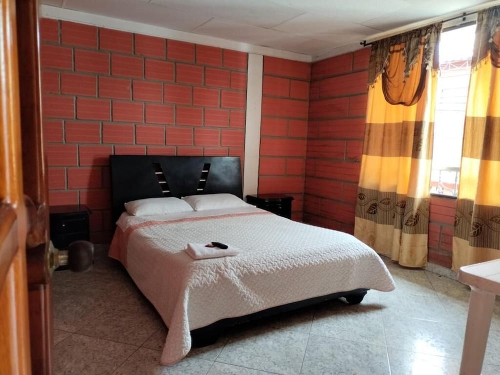 Casa Hotel Los Faroles Samana Caldas — Samana