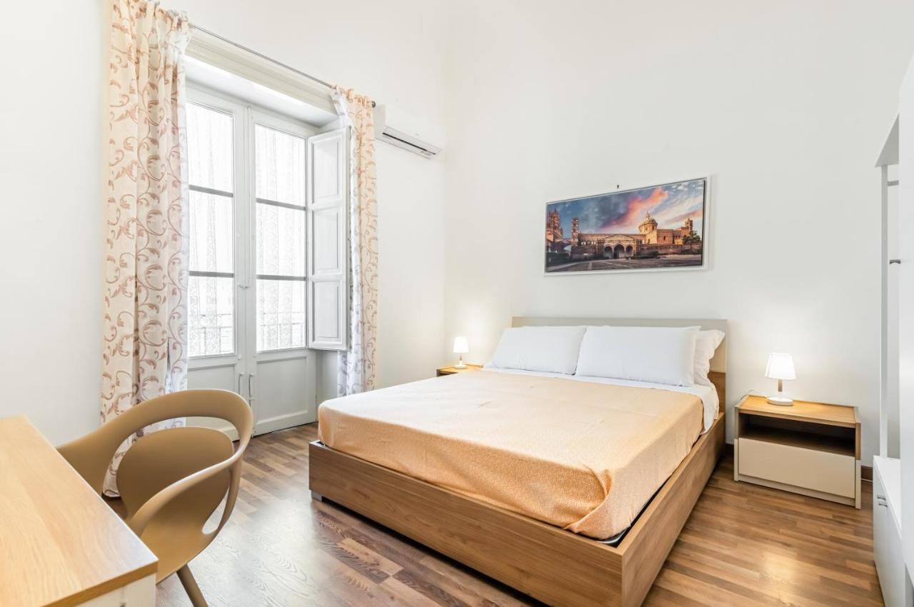 Guesthost Central Station Modern Apartment with Balconies X8 — 4-Star Luxury Hotel in Palermo, Italy
