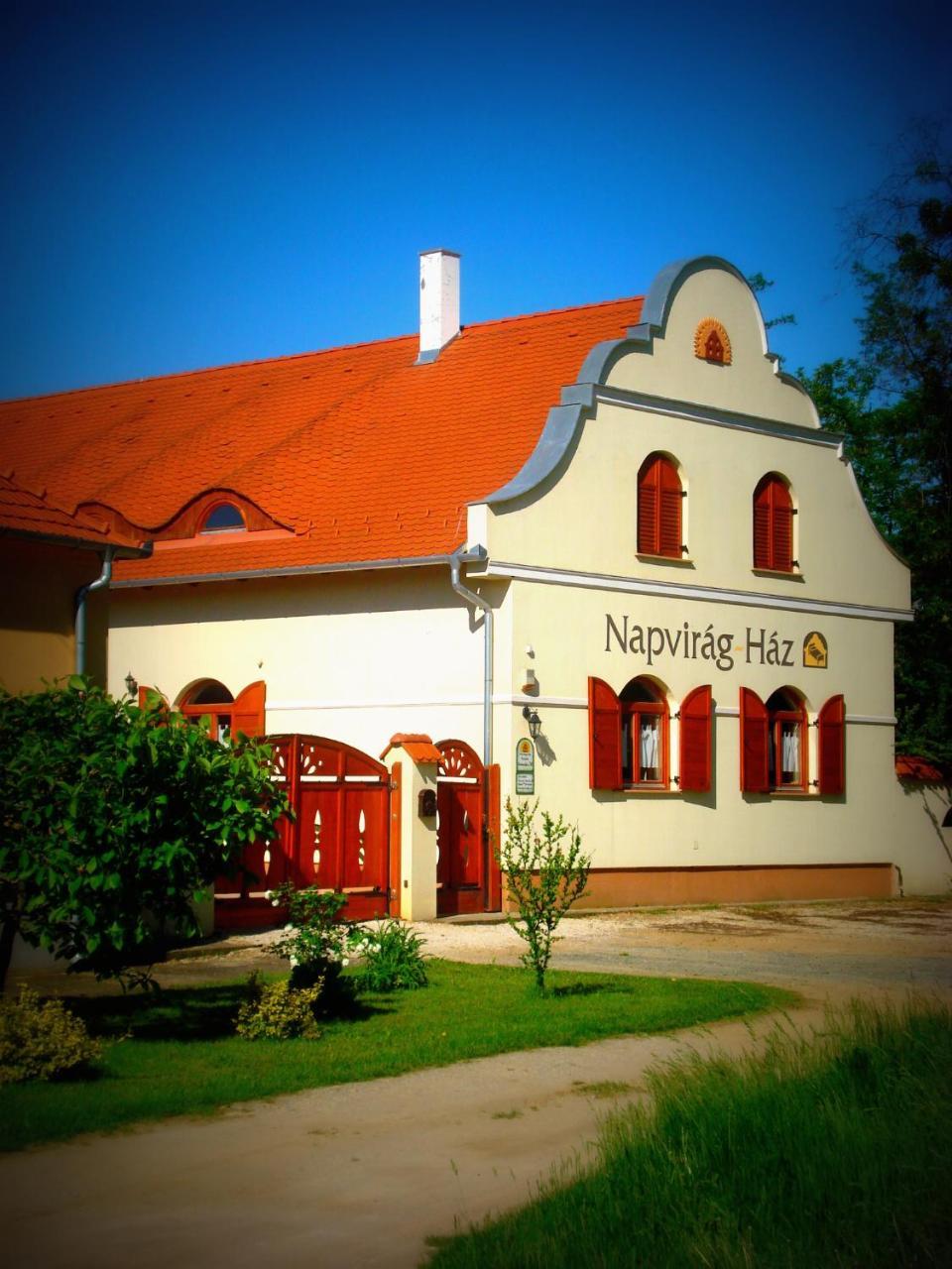 Napvirag Haz - last minute hotel in Unknown City
