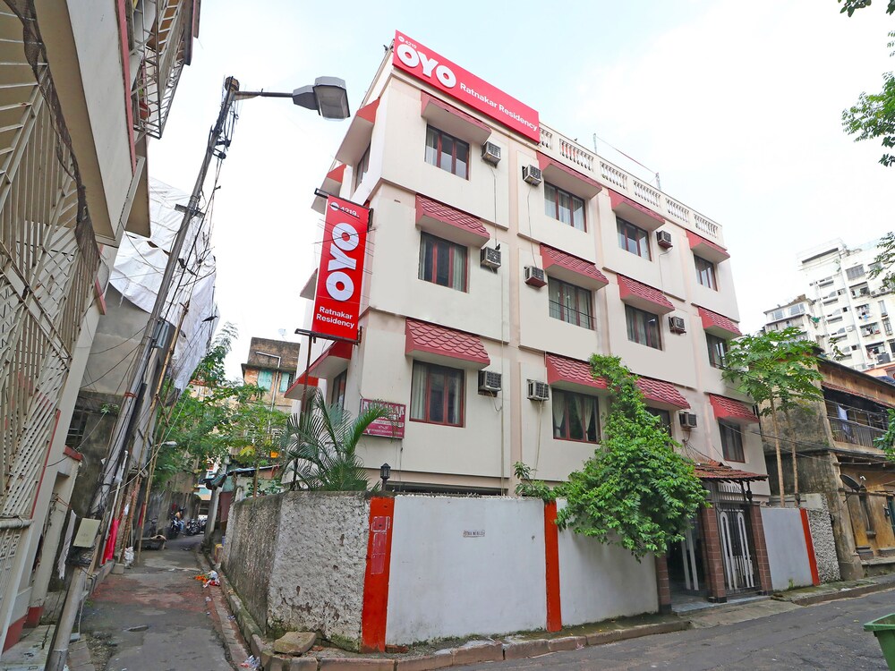 OYO 4219 Ratnakar Residency