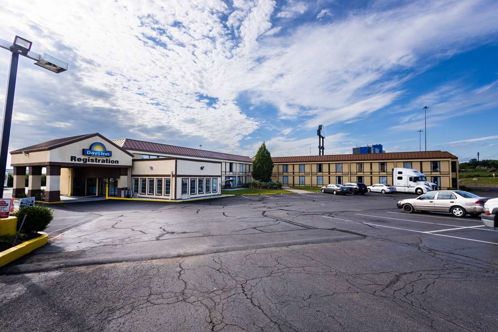 Days Inn by Wyndham Sharonville - photo 5