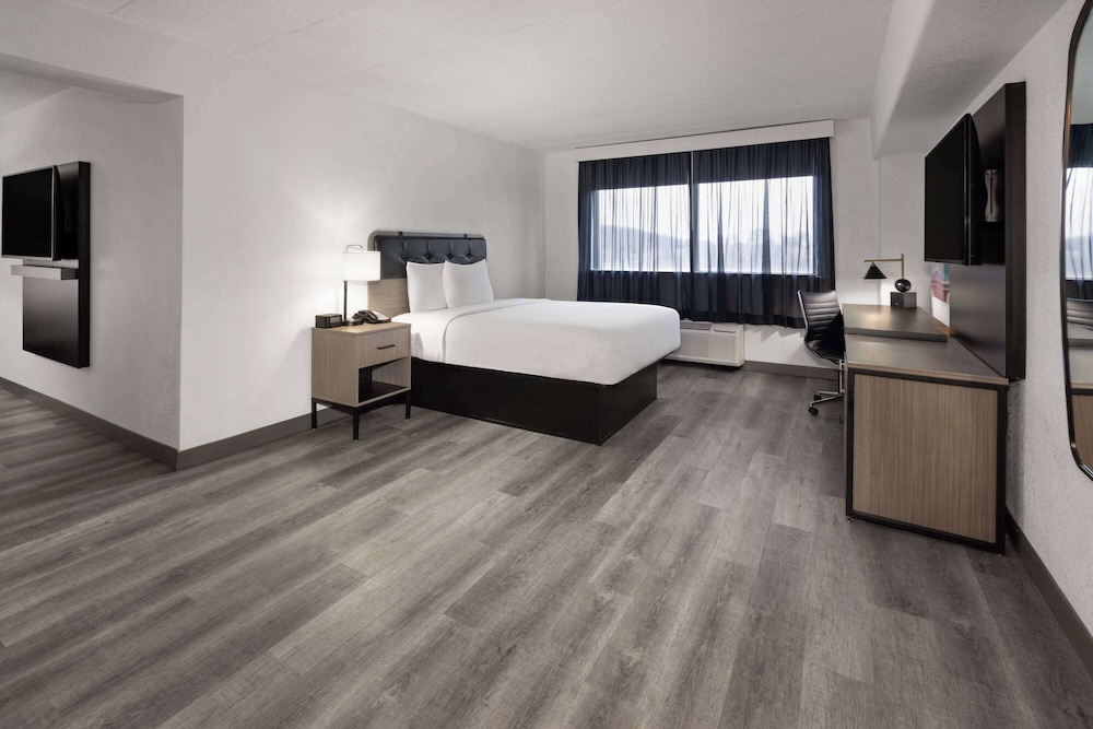 La Quinta Inn & Suites Washington DC Capital NoMA - photo 16