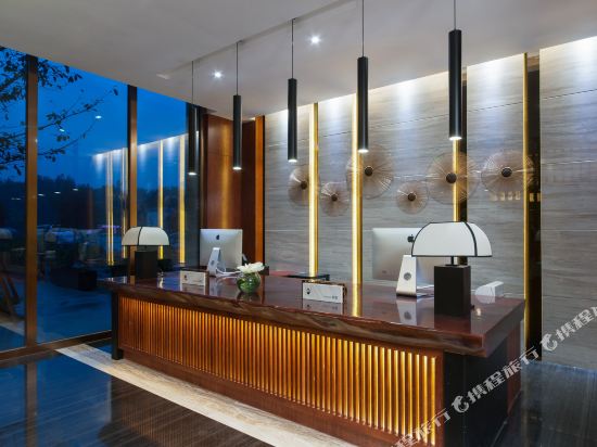 Platinum Hotel - carbon neutral hotel in Chengdu