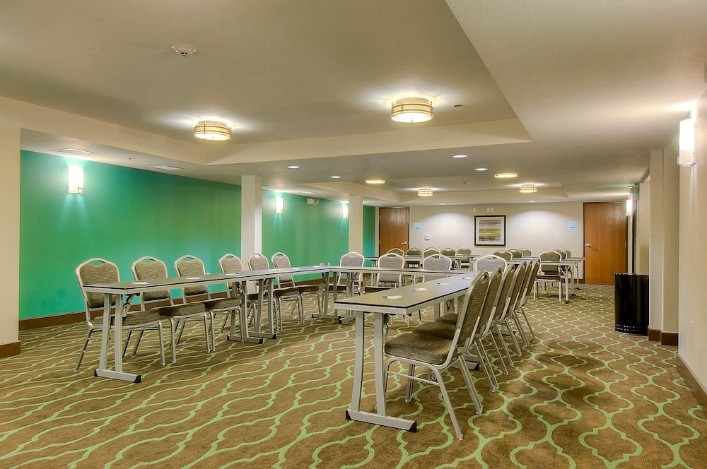 Holiday Inn Express Hotel & Suites Carlsbad Beach by IHG - photo 33