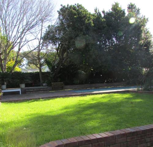 Lovely 1 bedroom rental with a pool