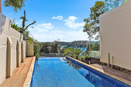 6BR Stunning Waterview & Private Pool in Sydney, Australia